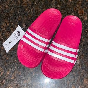 NWT Adidas Girls Duramo Slide K
